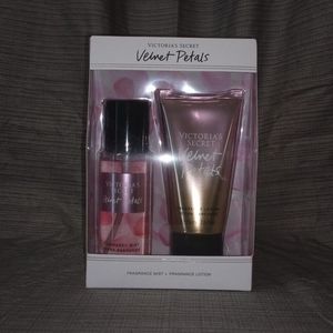Victoria's secret velvet petals set